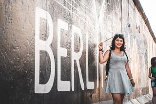 Berlin, Paris, Roma, Amsterdam… Her biri ayrı bir hikâye, ayrı bir ruh. Sıradaki kare neden senin olmasın? 📸🌍 Avrupa’nın en ikonik şehirlerini tek bir yolculukta keşfetmek isteyenler için Eyobus farkıyla planlanmış özel bir rota. ✔️ Profesyonel rehberlik ✔️ Konforlu ve merkezi oteller ✔️ Planlı ve güvenli tur programı ✔️ Vize reddinde kesintisiz iade avantajı 🎟️ Kontenjan sınırlı 📲 Şimdi başvur, Avrupa yolculuğunda yerini ayırt Sıradaki kare senin mi? 📸🌍